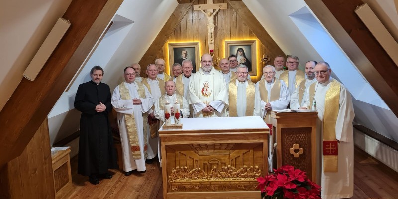 Pielgrzymi nadziei w poszukiwaniu światła w sercu