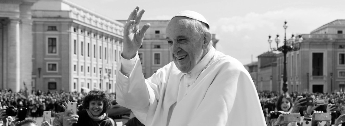Papież Franciszek nie żyje